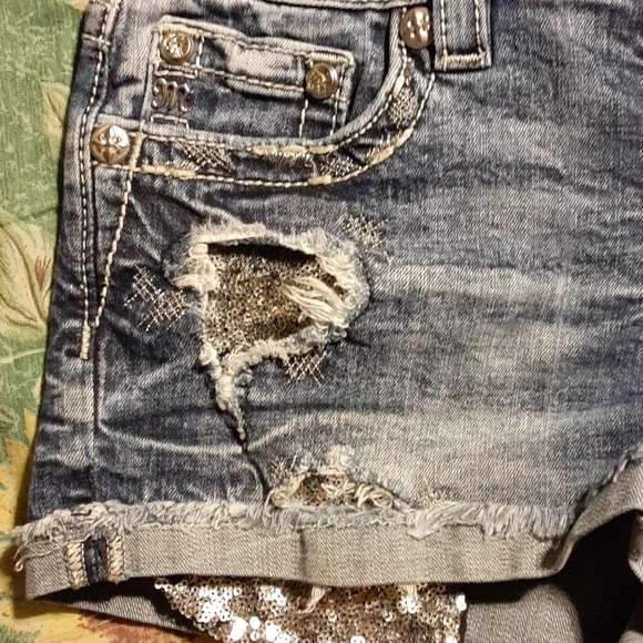 Miss Me Embellished silver shorts size 28 - Picture 5 of 10
